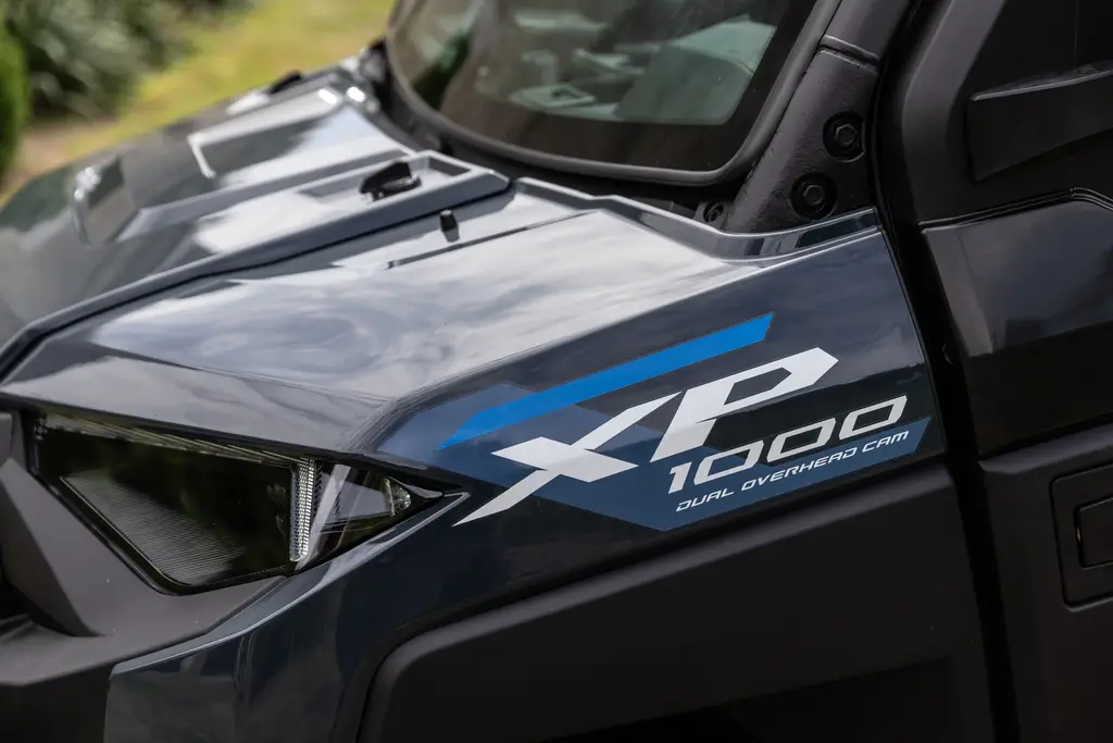WebMedium_JPG-2026-EMEA-ORV-RGR-XP1000-eps-FullCab-BlueDusk-Detail-16